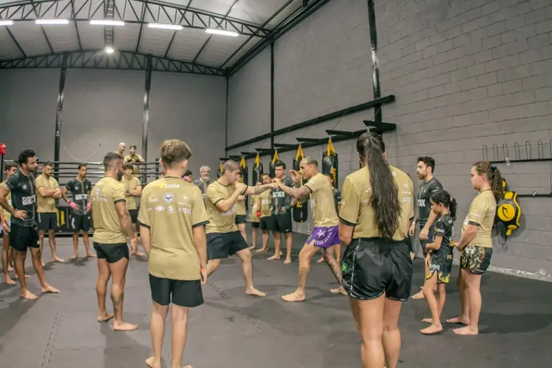 Academia N1 Fight House - Treino com instrutor